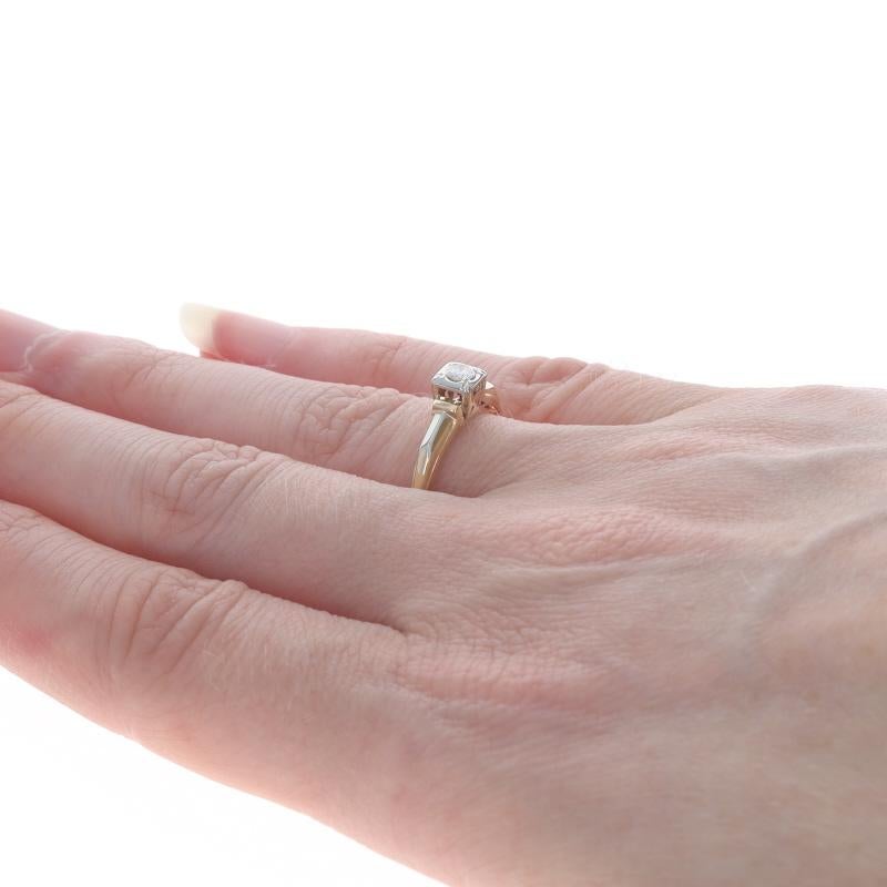Bague de fiançailles en or jaune avec solitaire rétro en diamant 14k & 18k Rnd .12ct Vintage Pour femmes en vente