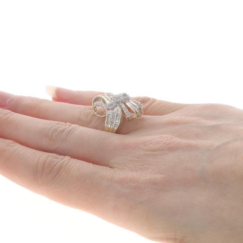 Bague en or jaune avec ruban de diamants - 10k Single Cut & Baguette .50ctw Pour femmes en vente