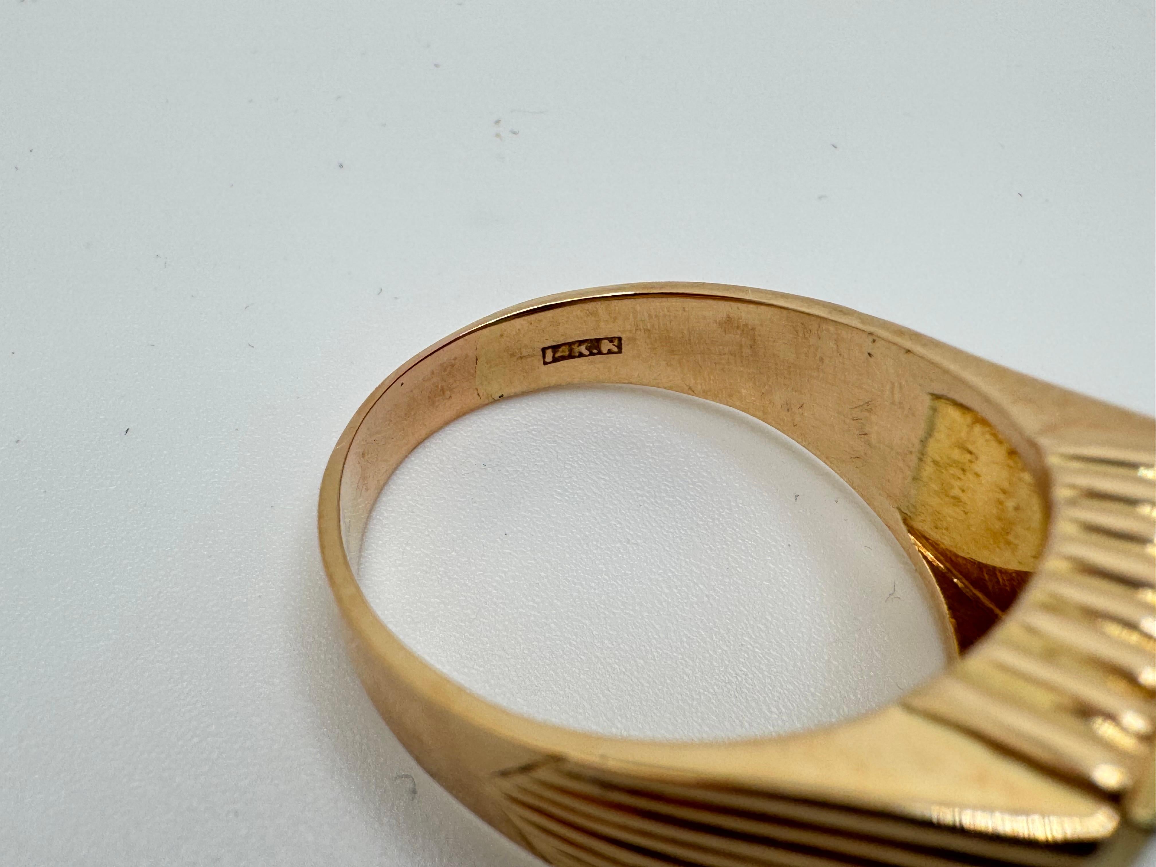 Anillo estriado de diamantes en oro amarillo en venta 4