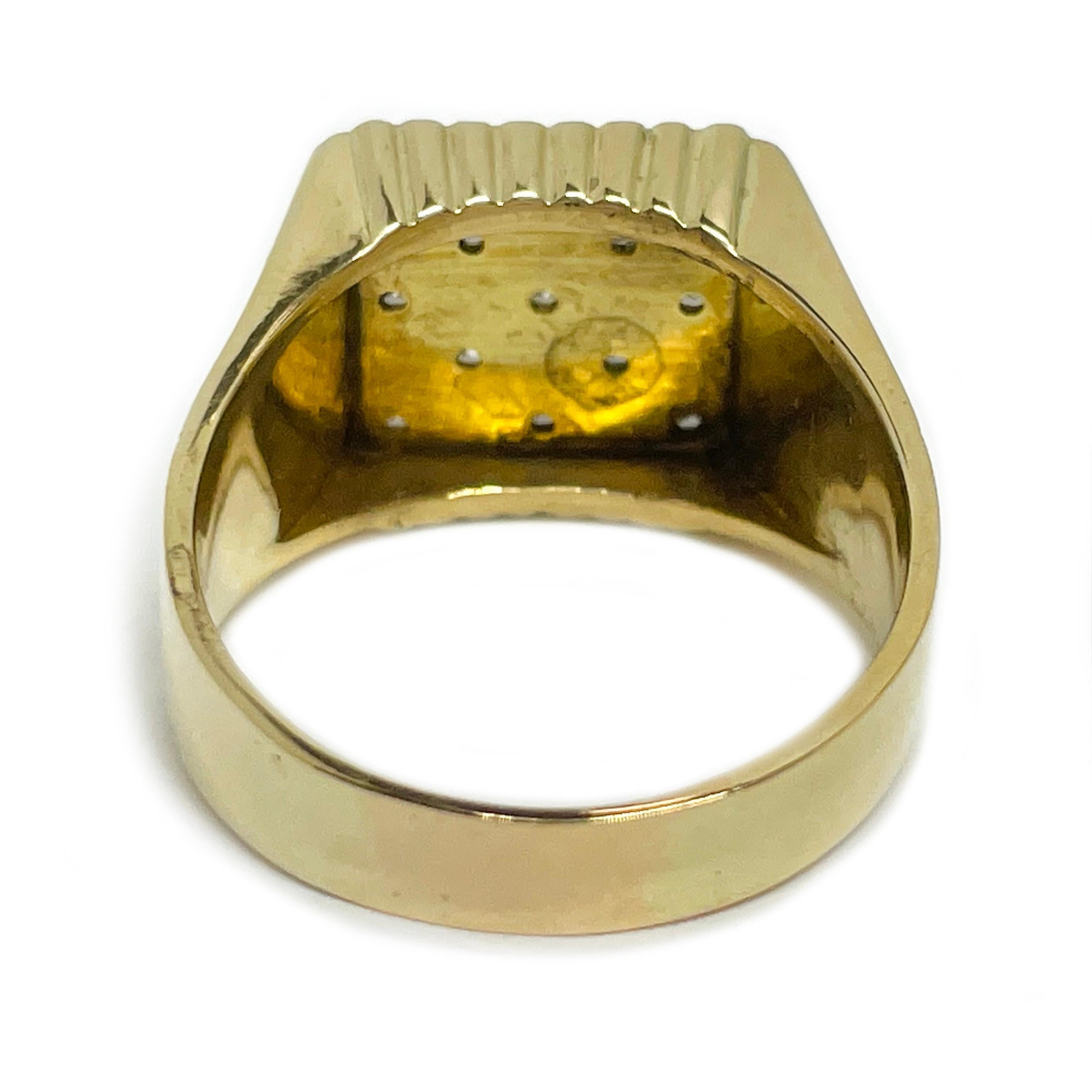 Round Cut Yellow Gold Diamond Ridged Ring For Sale