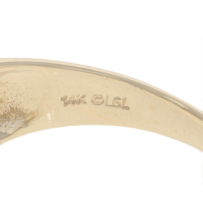 Bague de fiançailles en or jaune 14k Trillion, Round, & Baguette 1,50 ctw en vente 2