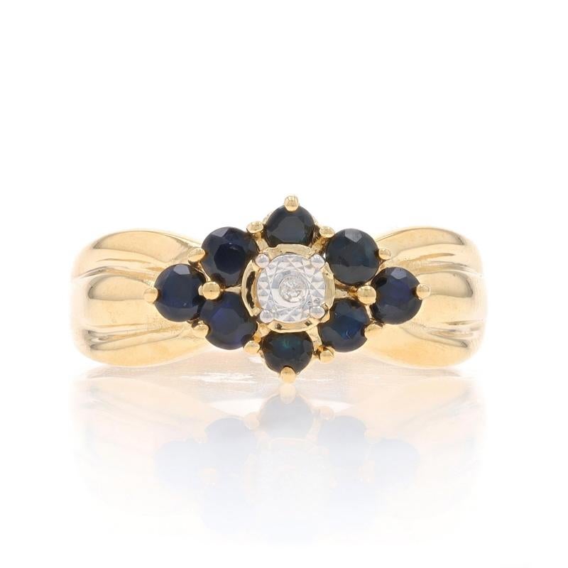 Taille : 8
Frais de taille : Up&Up pour 35 $ ou Down pour 35 $.

Contenu métallique : Or jaune 14k et or blanc 14k

Informations sur les pierres

Diamant naturel
Coupe : Brillant rond
Note sur la pierre : (un petit accent)

Saphirs