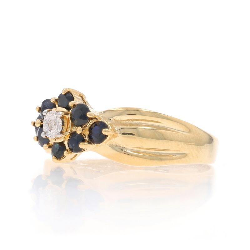 Bague Halo en or jaune avec diamant et saphir 14k Round Brilliant .96ctw Excellent état - En vente à Greensboro, NC