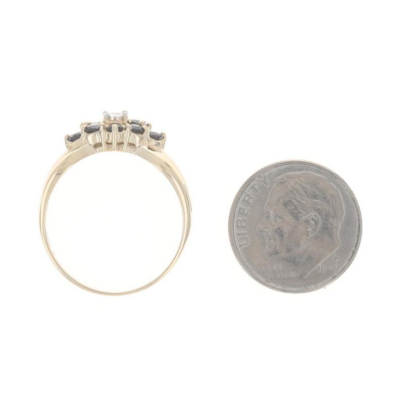 Bague Halo en or jaune avec diamant et saphir 14k Round Brilliant .96ctw en vente 1