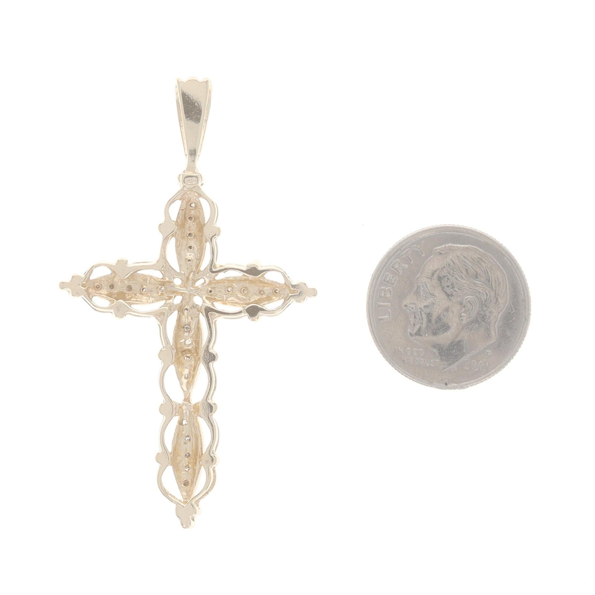 Pendentif croix festonnée en or jaune - 10k Single .20ctw Faith Excellent état - En vente à Greensboro, NC