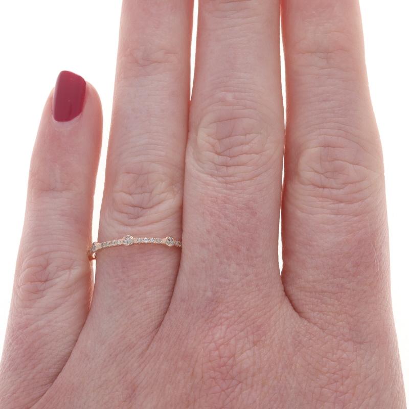 Yellow Gold Diamond Set of 3 Bands - 10k Rd .75ctw Stackable Rings SZ 7 3/4 In condizioni ottime in vendita a Greensboro, NC