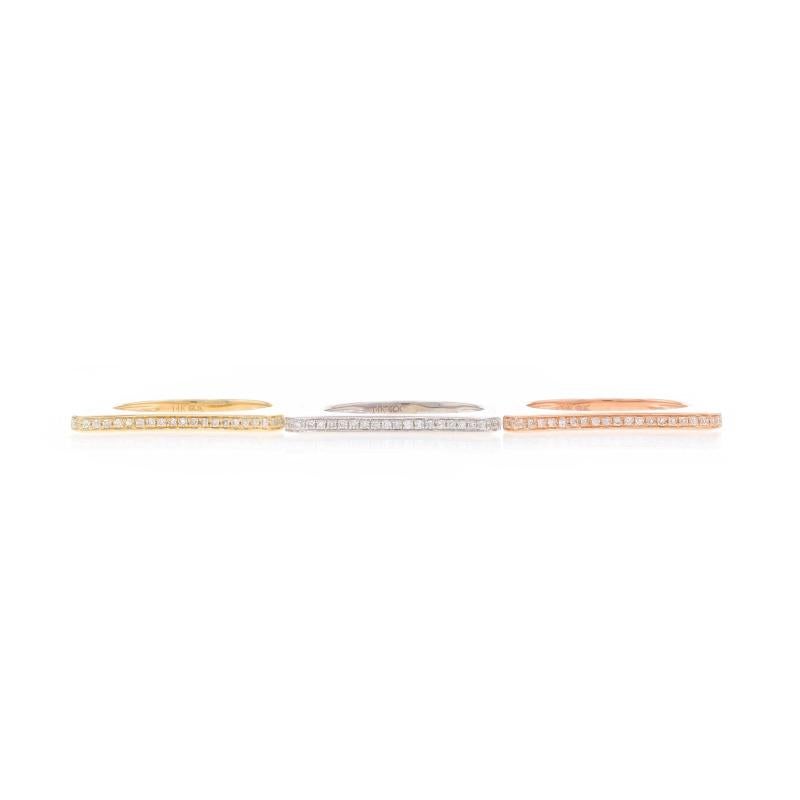 Set di 3 fasce impilabili in oro giallo 14k con diamanti a taglio singolo da 24 ct. in vendita 1