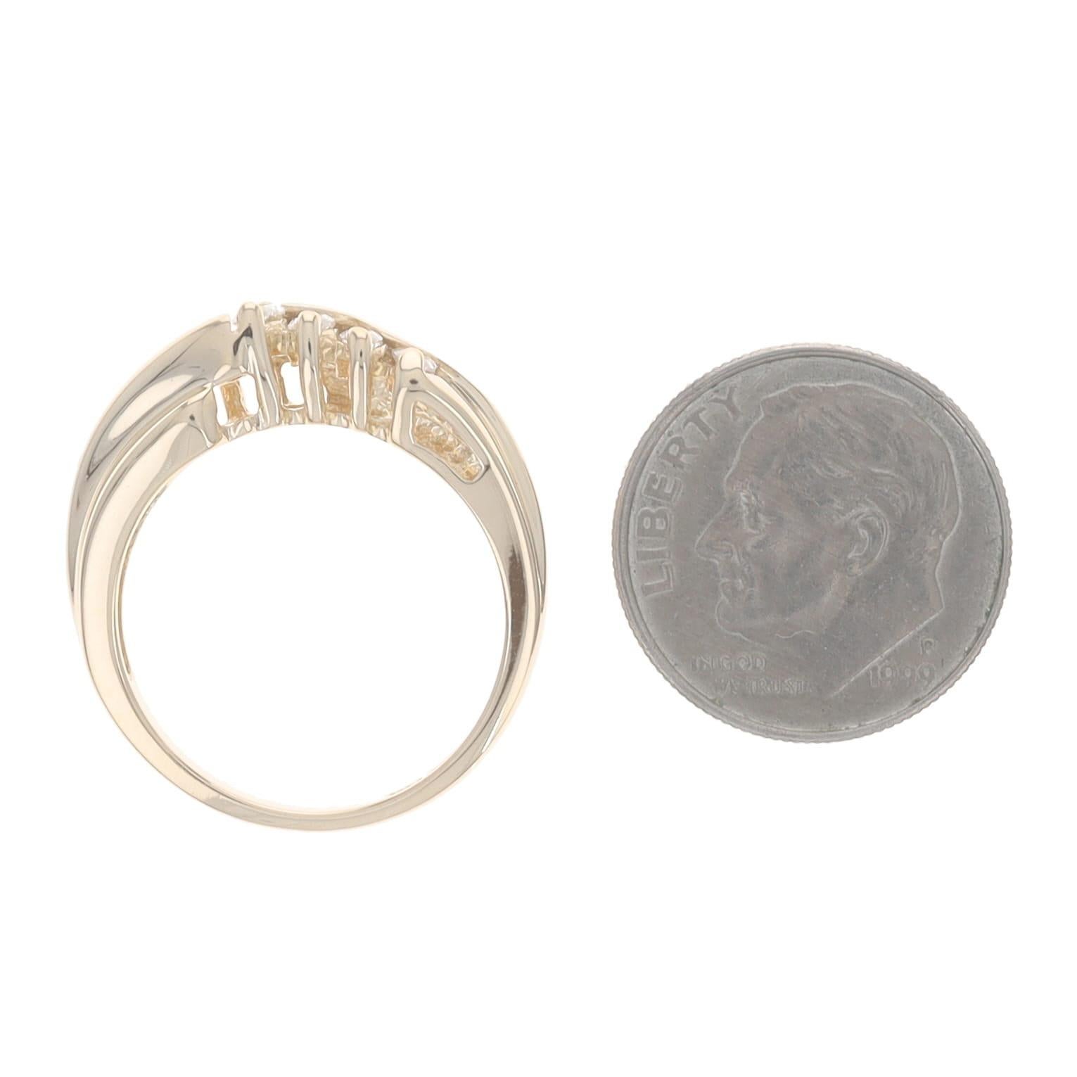 Anneau de contournement en or jaune à sept pierres - 14k Marquise .50ctw Ring en vente 1