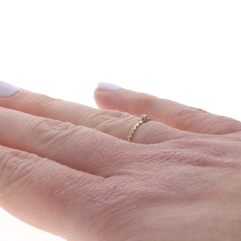 Bague en or jaune avec solitaire en diamant 14k, serpentine simple SZ 8 Pour femmes en vente
