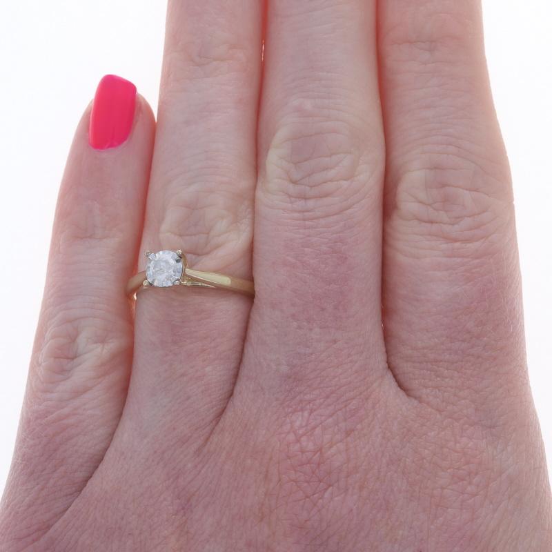 Taille ronde Bague de fiançailles en or jaune avec solitaire en diamant 10k Round .50ct Promise Ring en vente