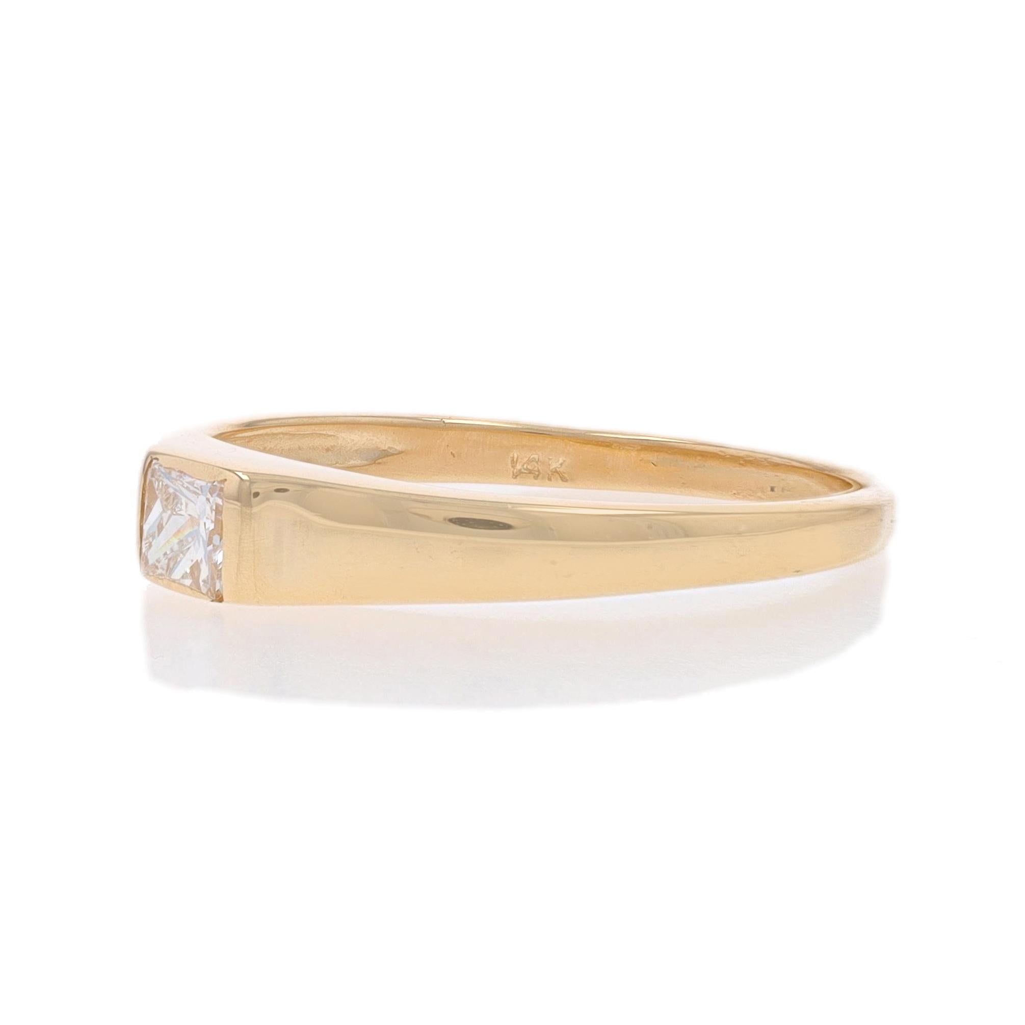 Yellow Gold Diamond Solitaire Engagement Ring - 14k Princess .16ct In Good Condition In Greensboro, NC