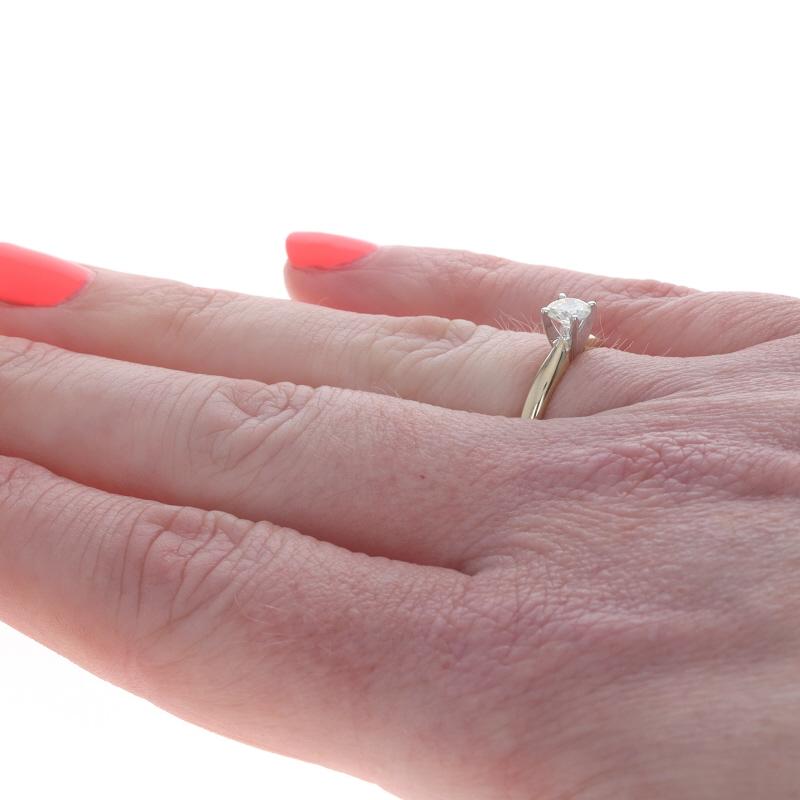 De las mujeres Anillo de compromiso solitario de oro amarillo con diamante 14k brillante redondo .35ct en venta