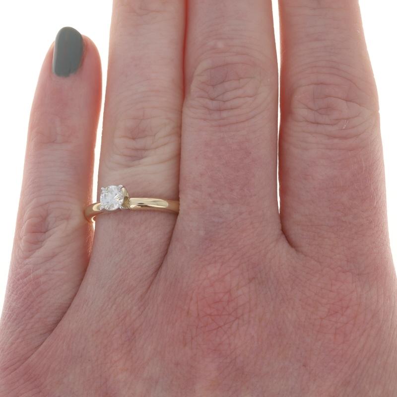 Anillo de compromiso solitario de diamantes en oro amarillo - 14k Brillante redondo .40ct Corte redondo en venta