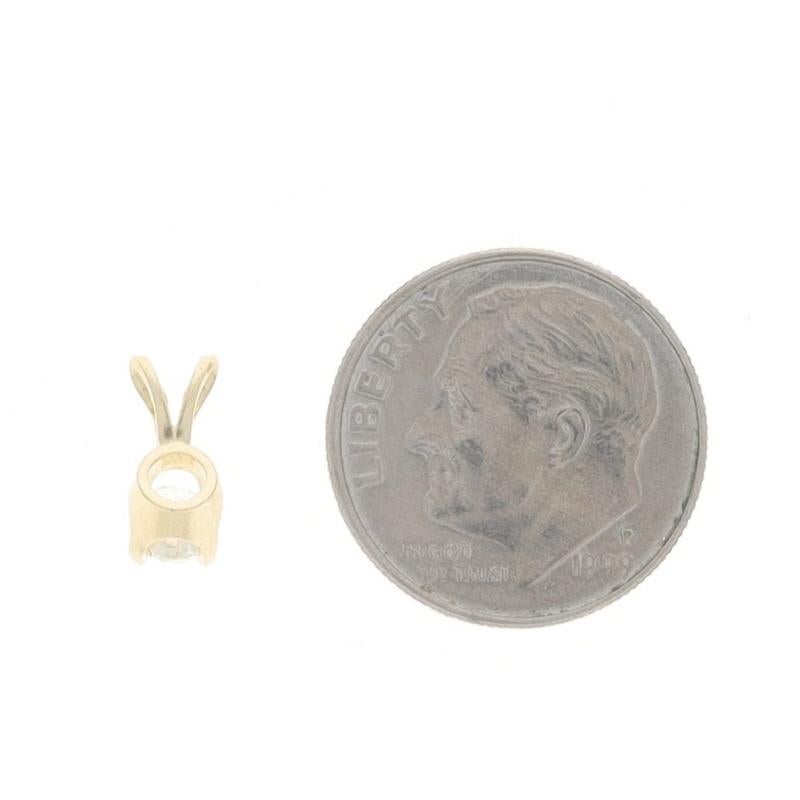 Colgante Solitario de Diamante de Oro Amarillo - 14k Brillante Redondo .26ct en Excelente estado para la venta en Greensboro, NC