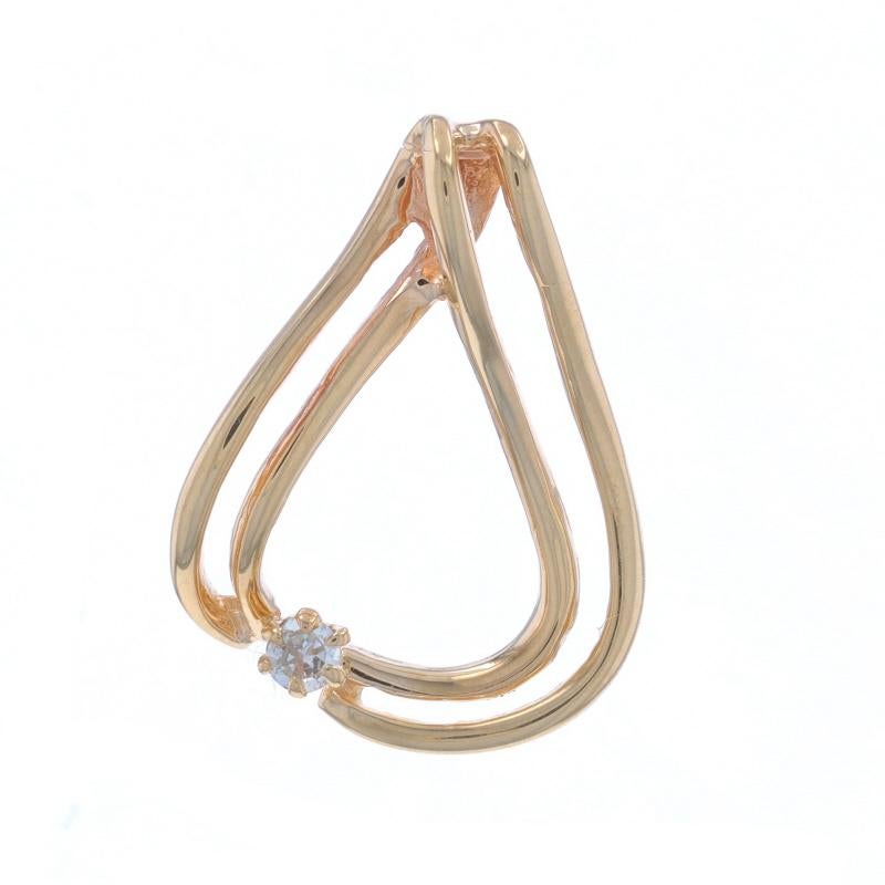 Contenu du métal : Or jaune 14k

Informations sur les pierres

Diamant naturel
Carat(s) : .07ct
Coupe : Brillant rond
Couleur : J
Clarté : SI1

Style : Solitaire
Thème : Double goutte d'eau

Mesures

Haut : 29/32