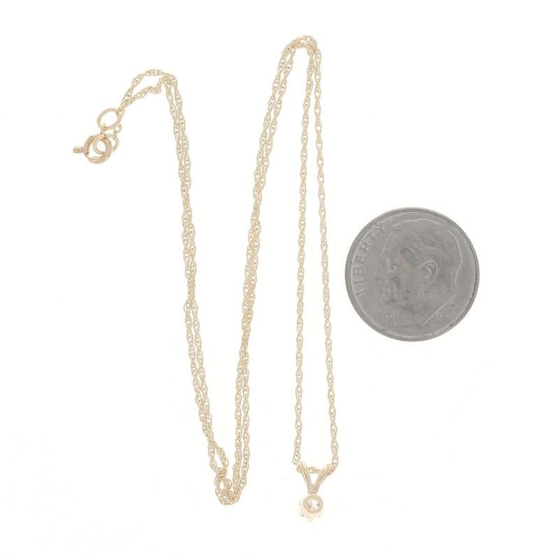 Collier en or jaune avec pendentif solitaire en diamant 16