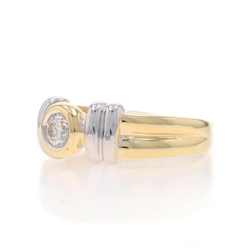 Bague solitaire en or jaune avec diamant - 14k Round .25ct Bezel Set Engagement Excellent état - En vente à Greensboro, NC