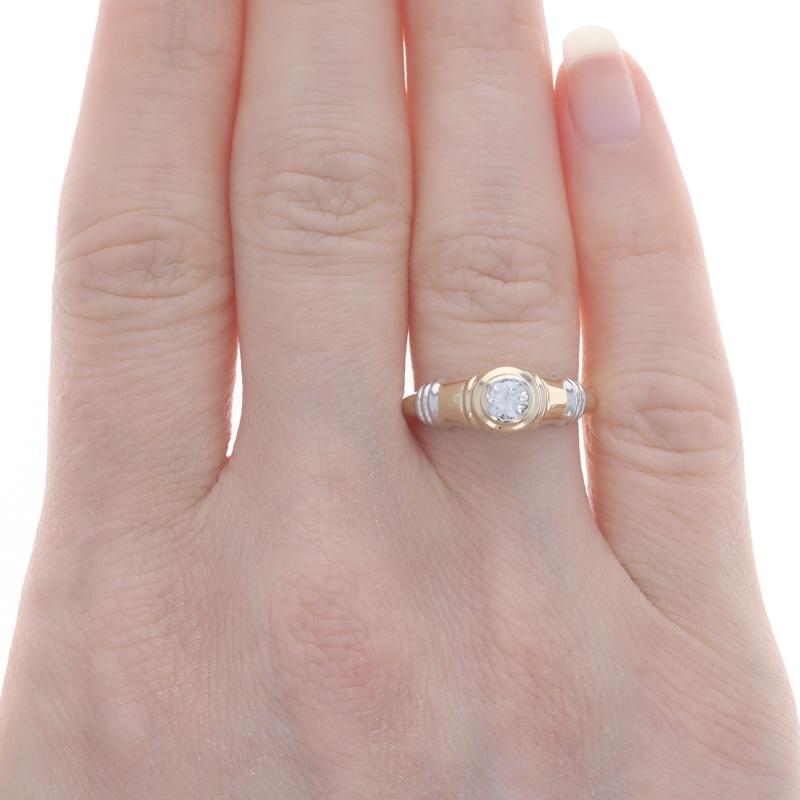 Taille ronde Bague solitaire en or jaune avec diamant - 14k Engagement brillant rond .25ct en vente