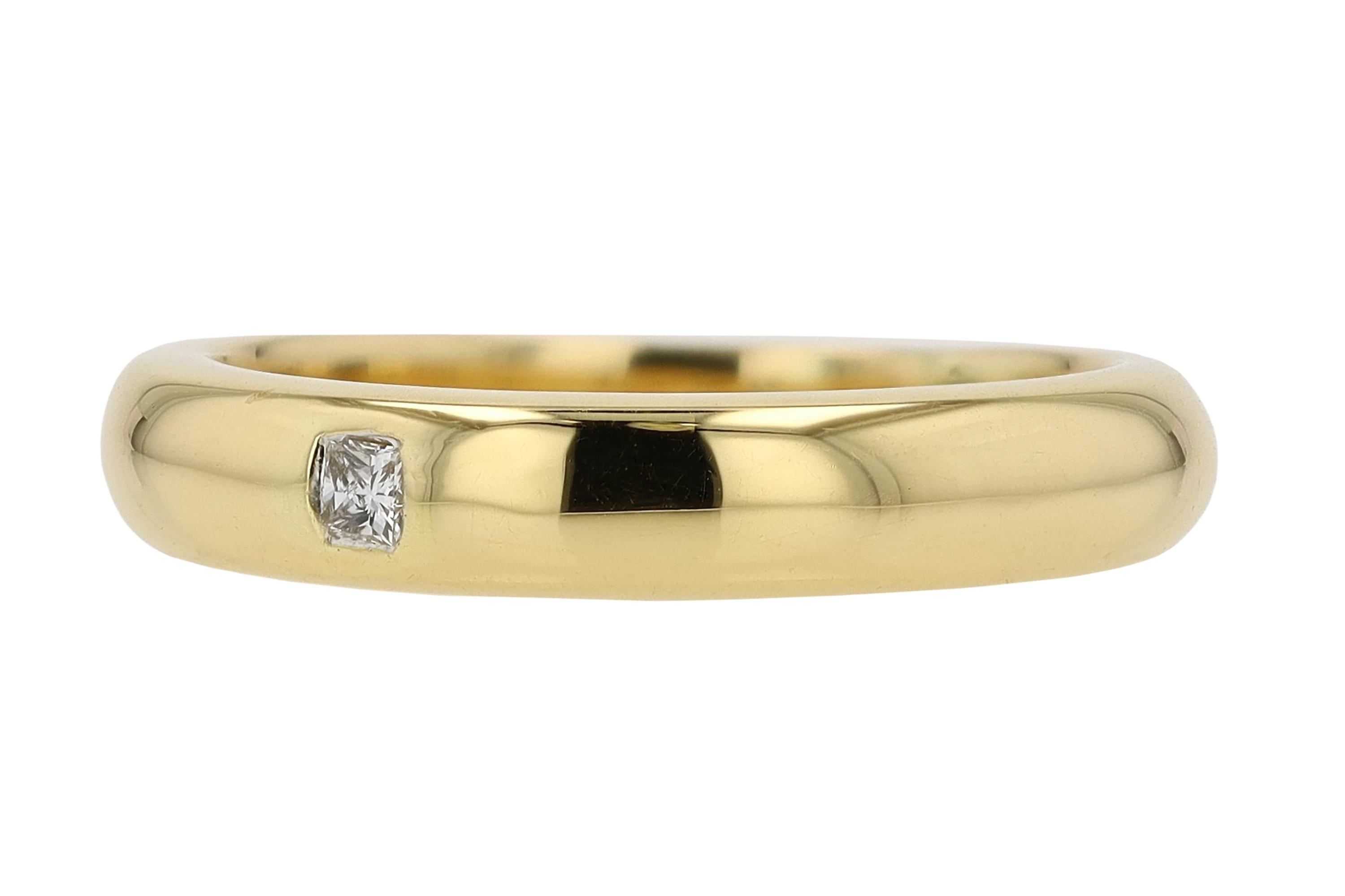 Yellow Gold Diamond Solitaire Wedding Band In Good Condition For Sale In Santa Barbara, CA