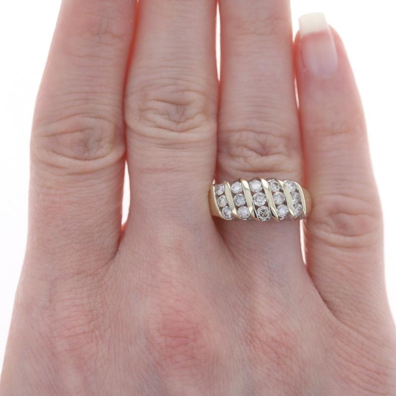Gelbgold Diamant Streifen Cluster Band 10k Runde 1.00ctw Champagner Braun Ring 

Informationen zum Stein:
Natürliche Diamanten
Karat(e): 1.00ctw
Schliff: Runder Brillant
Farbe: Champagnerbraun
Klarheit: SI2 - I1

Karat gesamt: 1.00ctw

Zusätzliche