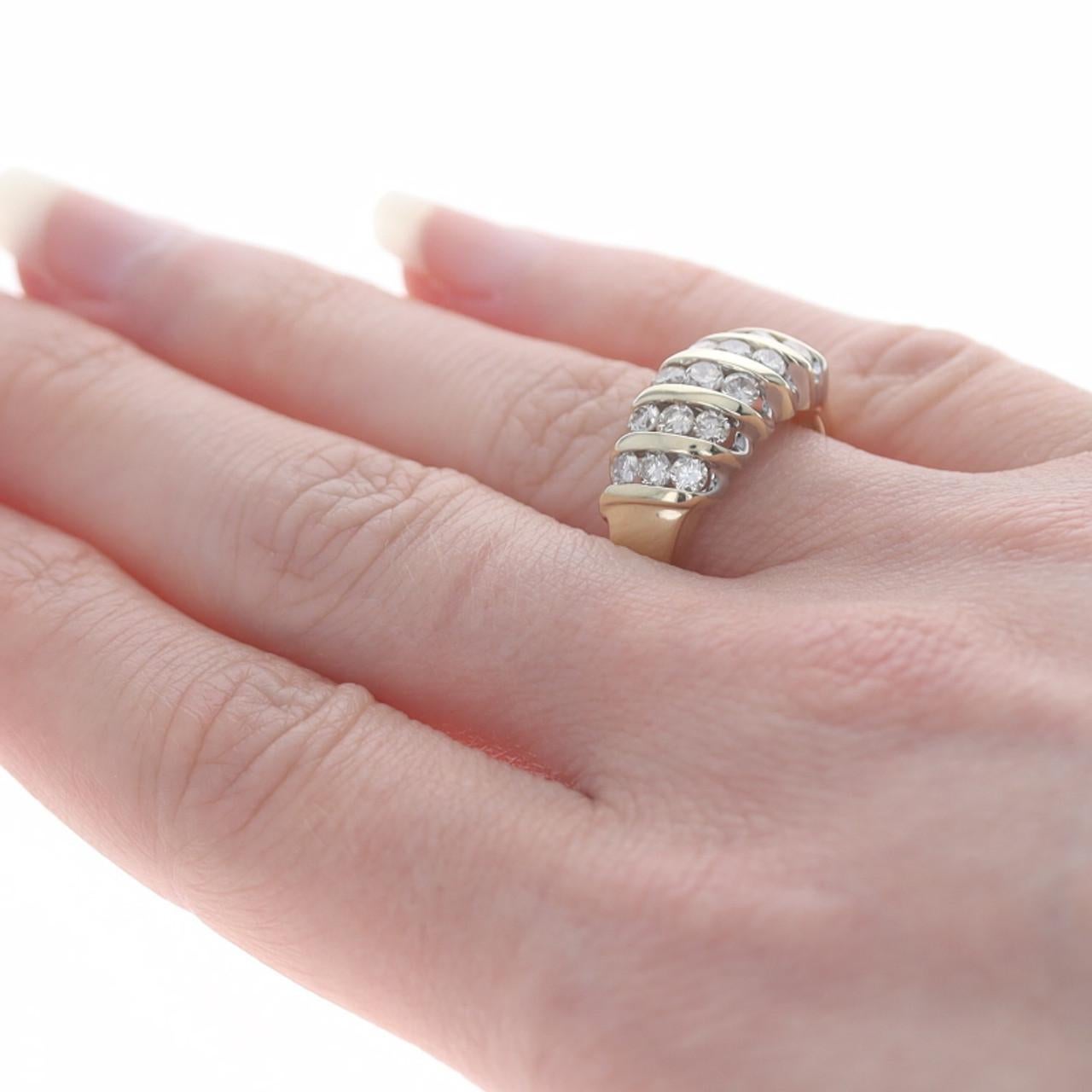 Gelbgold Diamantstreifen-Cluster-Ring 10k rund 1,00ctw Champagnerbraun im Zustand „Gut“ in Greensboro, NC