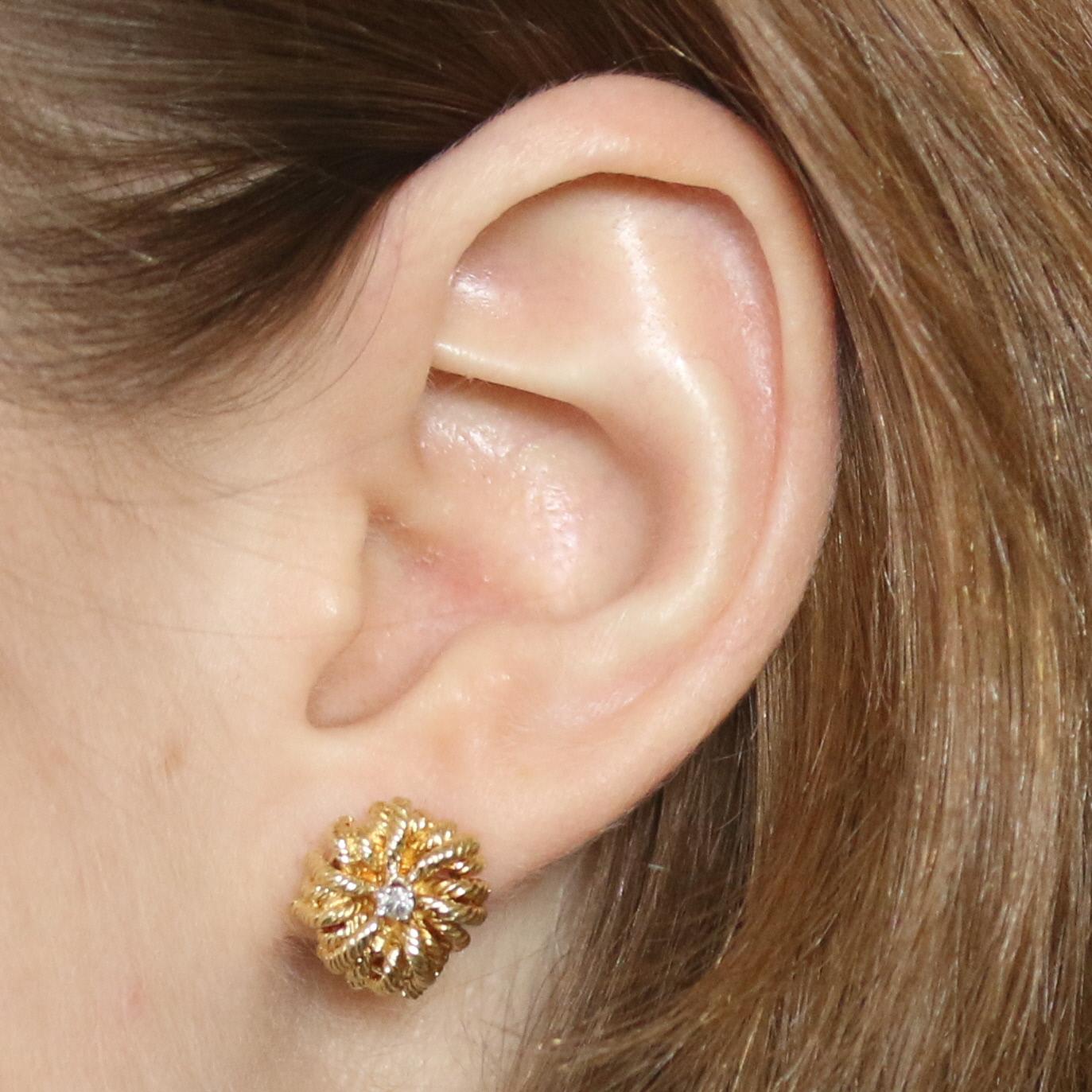 18k saudi gold stud earrings