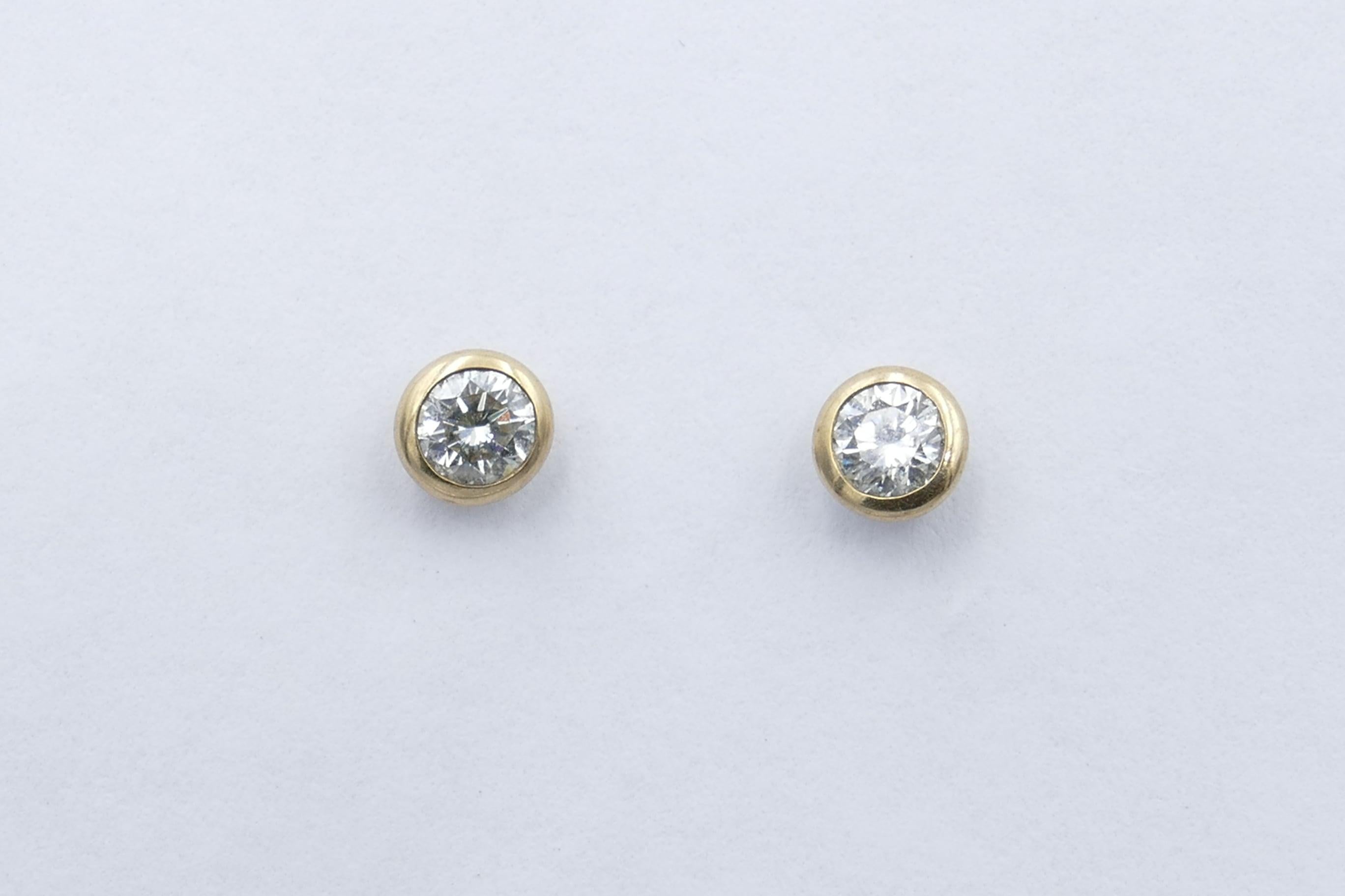 So very wearable - day/night/whenever. Leave them in always if you wish. Diamonds measuring just over half carat.
Set in 9ct Yellow Gold, individually bezel set, good colour - H/I with clarity SI1-SI2.
They earrings measure5.46mm X 14.34mm with post