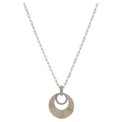 Collana con ciondolo a raggiera con diamanti in oro giallo 17 1/2" 14k Round .12ctw Fluted