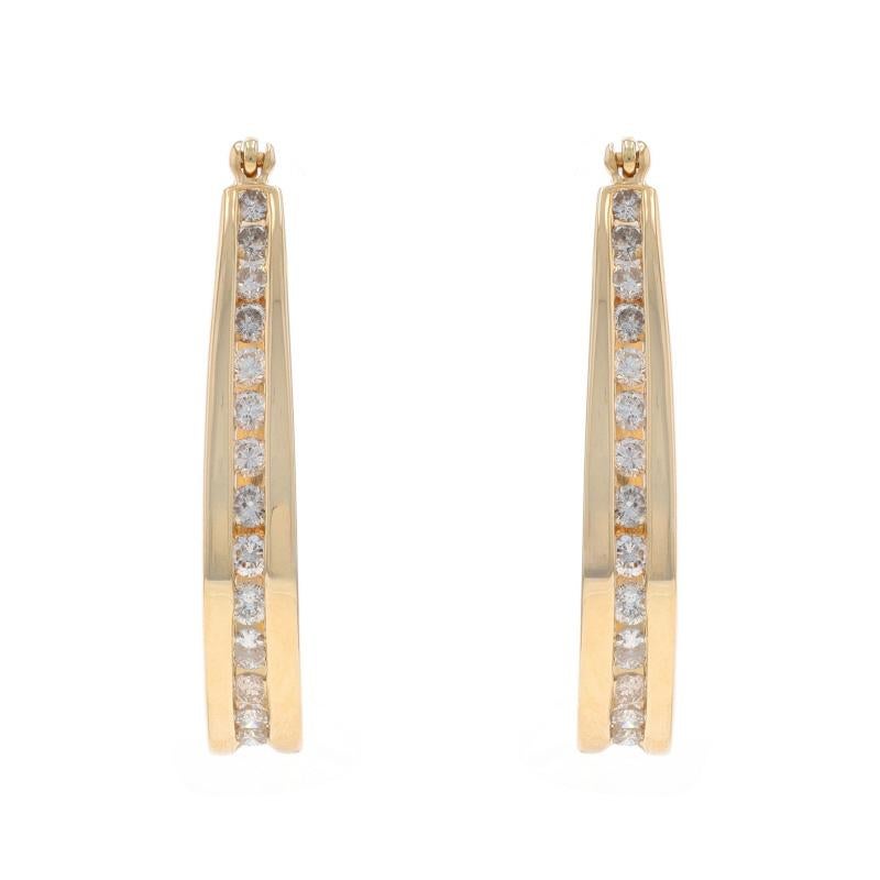 Contenu du métal : Or jaune 14k

Informations sur les pierres
Diamants naturels
Carat(s) : 1.50ctw
Coupe : Brillant rond
Couleur : I - J
Clarté : SI2 - I1

Total des carats : 1.50ctw

Style : Cercle ovale conique
Caractéristiques : Pierres