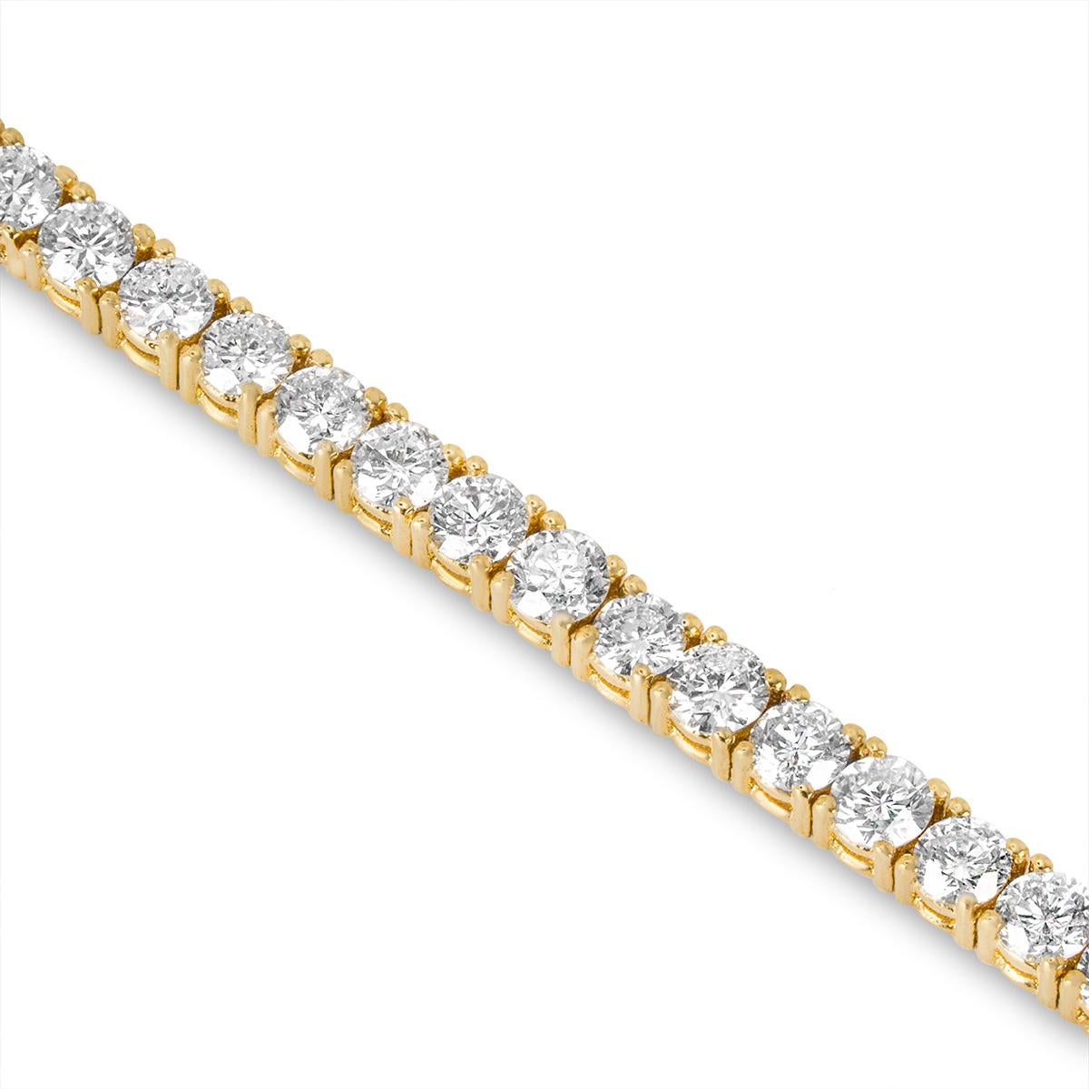 Yellow Gold Diamond Tennis Bracelet 4.27ct TDW In Excellent Condition For Sale In London, GB