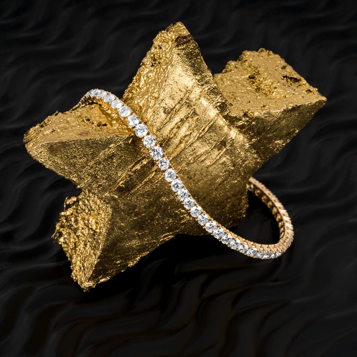 Bracelet tennis en or jaune avec diamants 4,27 carats TDW en vente 3
