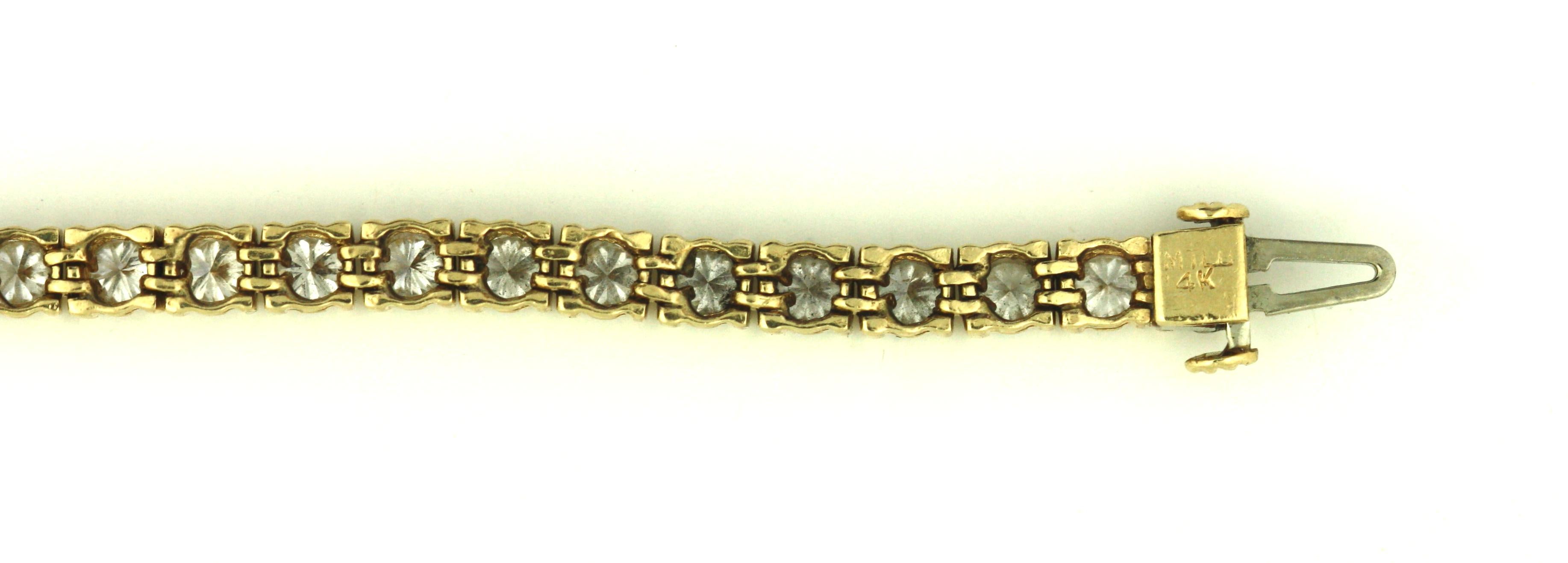 Taille ronde  Bracelet tennis en or jaune et diamants en vente