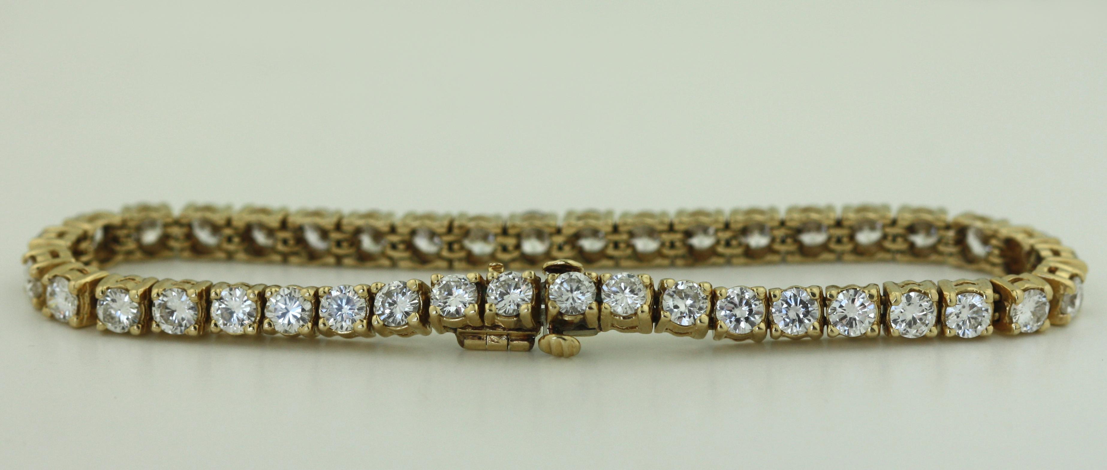 Women's or Men's  Yellow Gold Diamond Tennis Bracelet For Sale