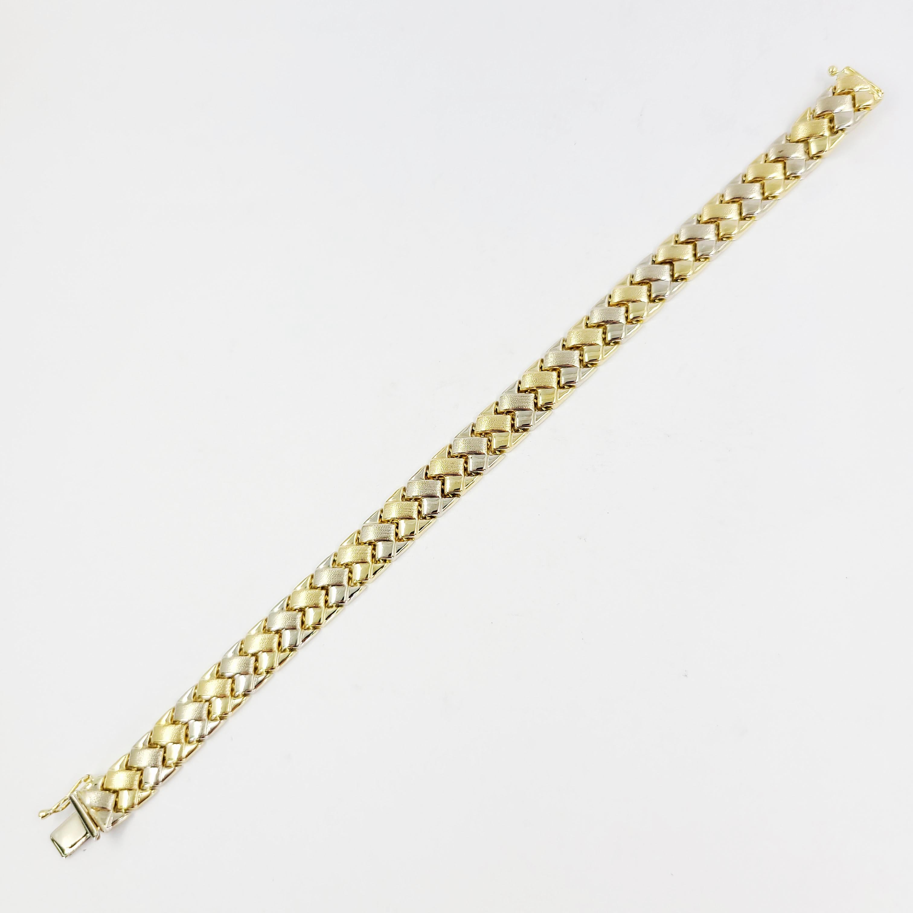 Taille ronde Bracelet tennis ligne en or jaune et diamants en vente