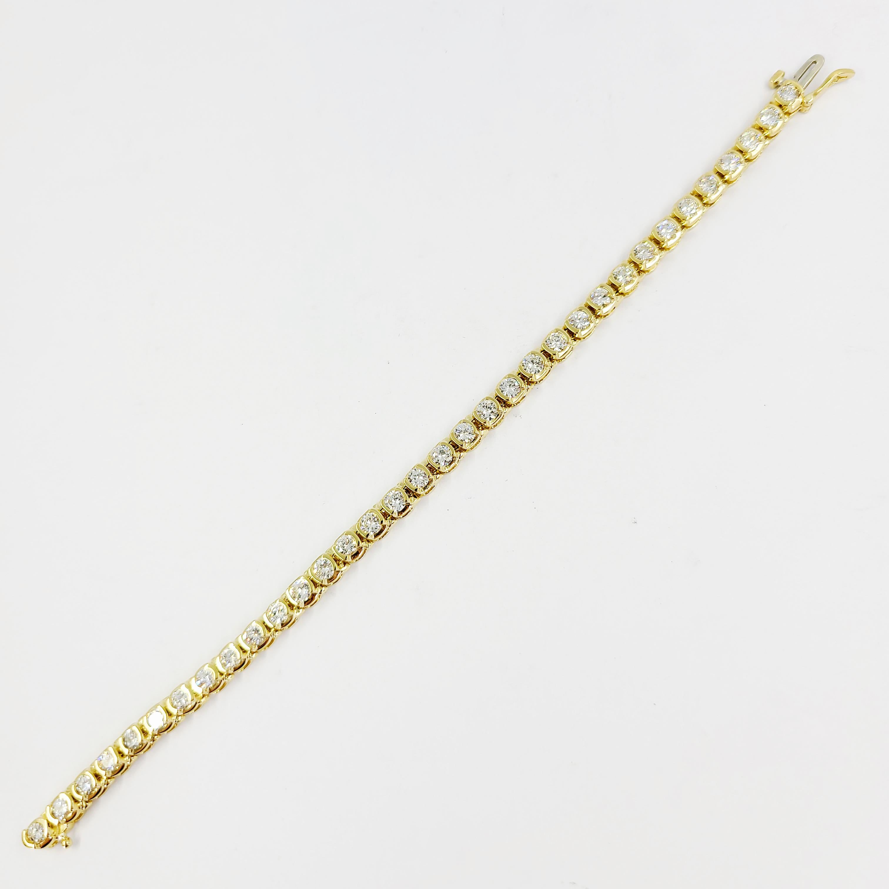 Yellow Gold Diamond Tennis Bracelet Line Bracelet In Good Condition For Sale In Coral Gables, FL