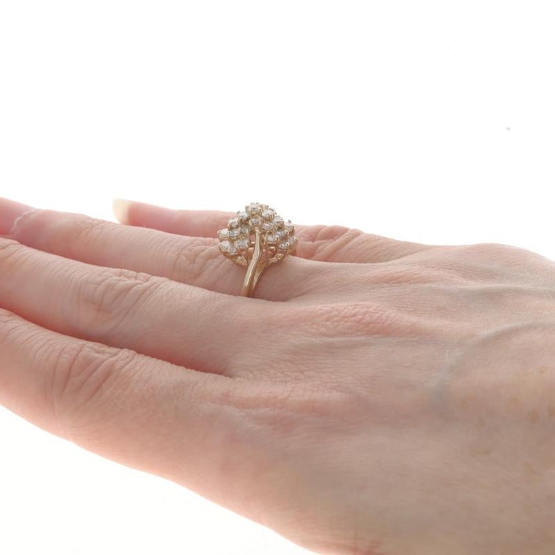Bague cocktail en or jaune diamant trèfle à trois feuilles 14k 1.00ctw Shamrock Pour femmes en vente