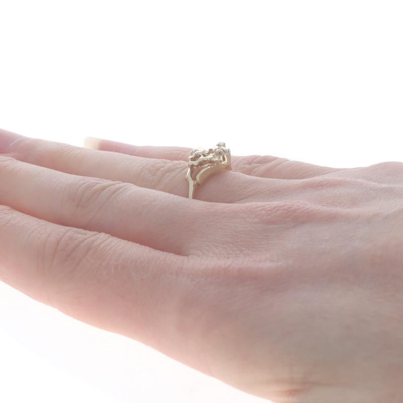 Dreisteiniger Cluster-Ring aus Gelbgold mit Diamanten - 10k Single Cut Nugget Damen