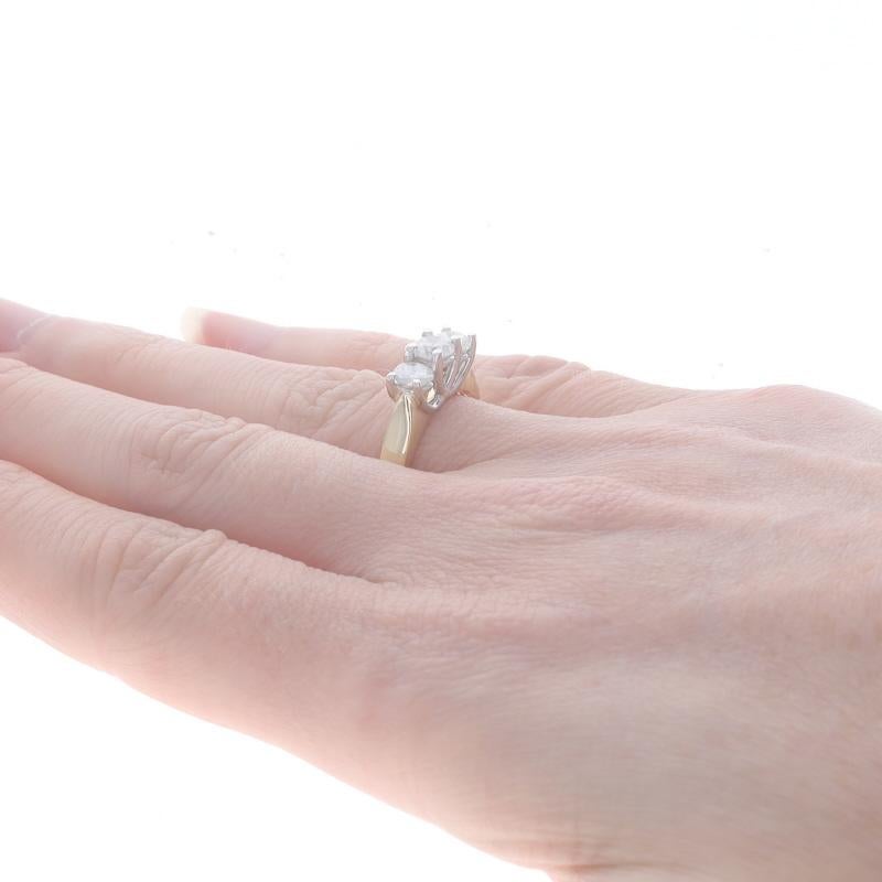 Bague de fiançailles à trois pierres en or jaune 14 carats avec diamants de 1,00 carat Pour femmes en vente