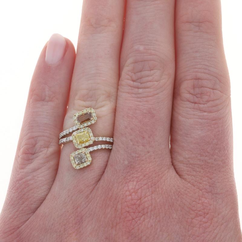 Taille radiant Bague de contournement à trois pierres en or jaune - 14k Radiant 1.33ctw en vente