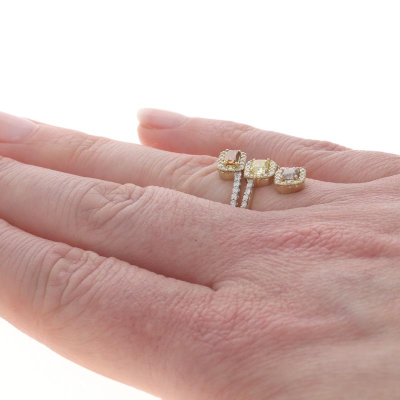 Bague de contournement à trois pierres en or jaune - 14k Radiant 1.33ctw Pour femmes en vente
