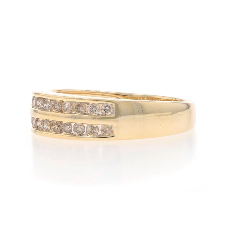 Zweireihiger Ring aus Gelbgold mit rundem Brillanten 14k rundem Brillanten .36ctw in Kanalfassung im Zustand „Hervorragend“ im Angebot in Greensboro, NC