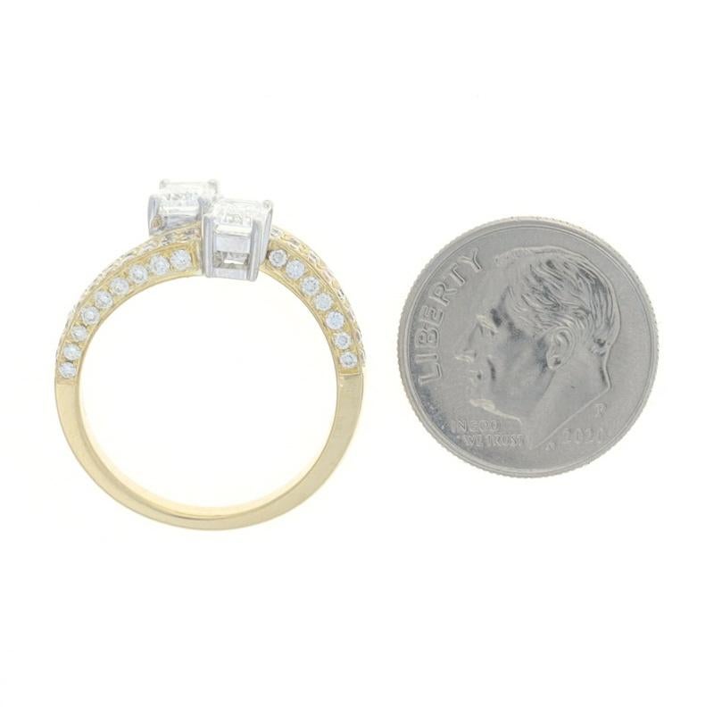 Bague de fiançailles à deux pierres en or jaune et diamants - taille émeraude 18 carats 1,82 carat Pour femmes en vente