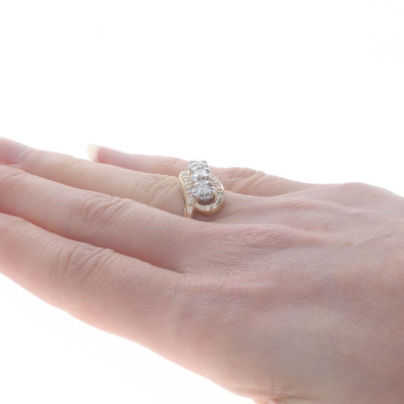 Gelbgold Diamant Vintage Bypass-Ring - 14k rund .50ctw Drei-Stein Milgrain Damen im Angebot