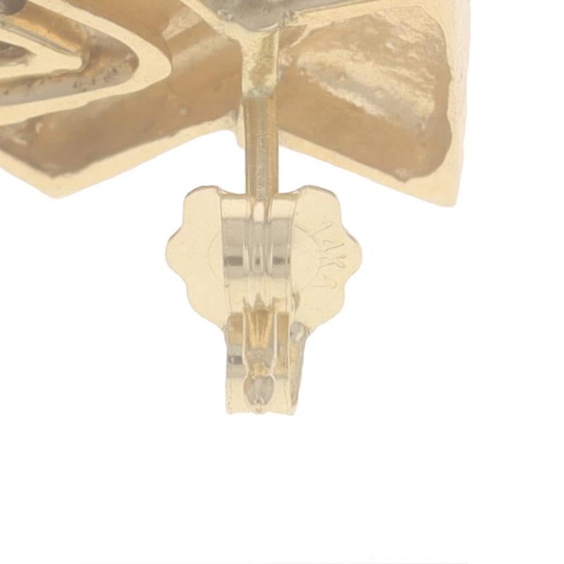 Boucles d'oreilles en or jaune avec diamants - 14k Rose .54ctw Floral Pierce Excellent état - En vente à Greensboro, NC