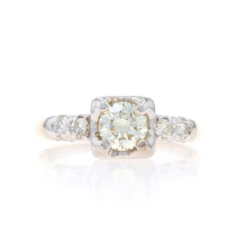 Taille : 5 1/4
Frais de taille : Up&Up 2 tailles pour $35 ou Down 1 taille pour $35

Époque : Vintage

Contenu métallique : Or jaune 14k et or blanc 14k

Informations sur les pierres

Diamant naturel
Carat(s) : .50ct
Coupe : Brillant rond
Couleur :