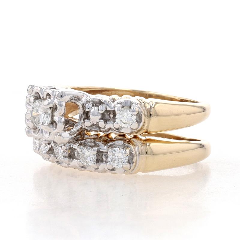Bague de fiançailles et alliance en or jaune avec diamant vintage 14k Rnd .50ctw Floral Excellent état - En vente à Greensboro, NC
