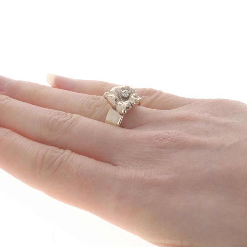 Vintage Solitär-Ring aus Gelbgold mit Diamant im Einzelschliff - 9k Single Cut Blumenblüte Damen im Angebot