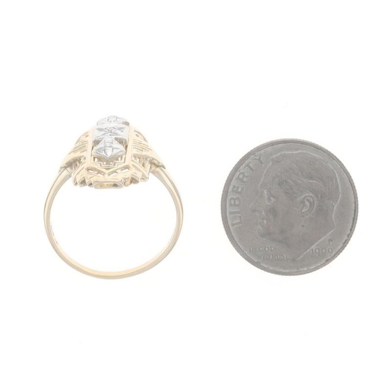 Gelbgold Diamant Vintage Drei-Stein-Ring 14k Single im Angebot 1