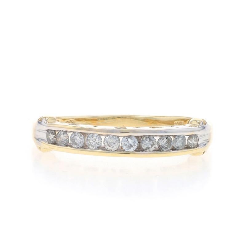 Taille : 8
Frais de taille : Up&Up pour 30 $ ou Down pour 30 $.

Contenu métallique : Or jaune 10k et or blanc 10k

Informations sur les pierres

Diamants naturels
Carat(s) : .30ctw
Coupe : Brillant rond
Couleur : J - K.
Clarté : SI2 - I1

Total des