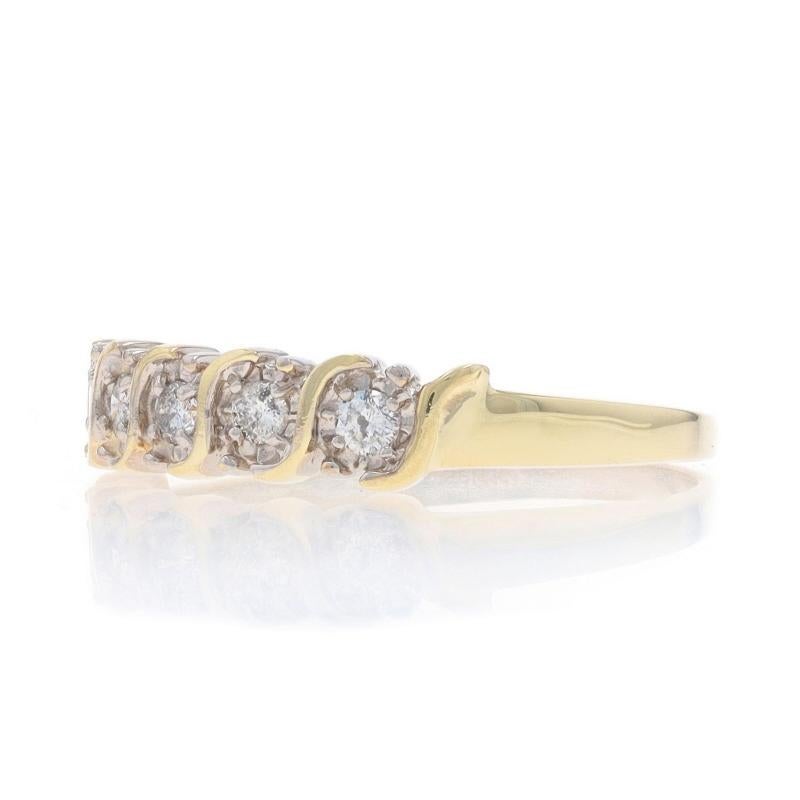 Gelbgold Diamant Hochzeit Band - 10k Runde Brillant .15ctw Fünf-Stein-Ring im Zustand „Hervorragend“ in Greensboro, NC